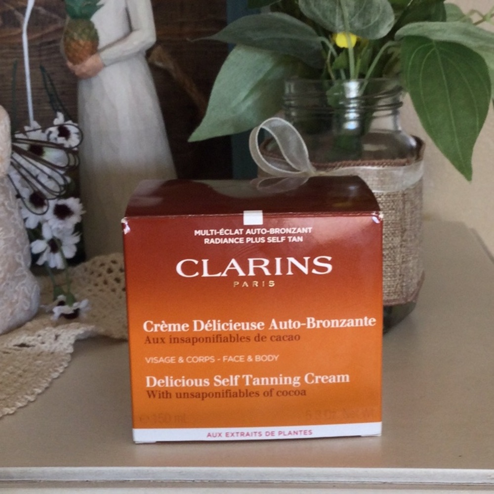 Clarins. Delicious self tanning cream NEW